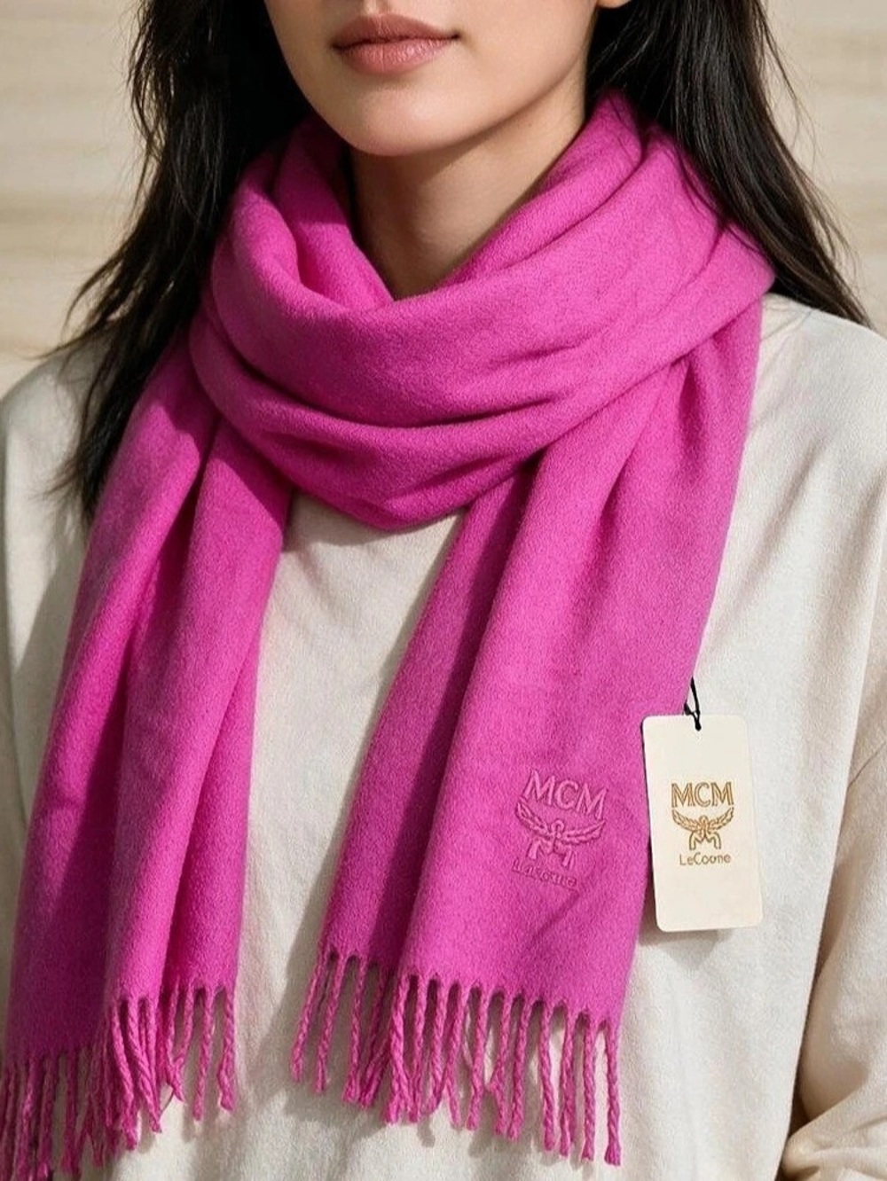 MCM Légère Fuchsia Pink 100% Wool Fringe Scarf Made in Japan with Tag